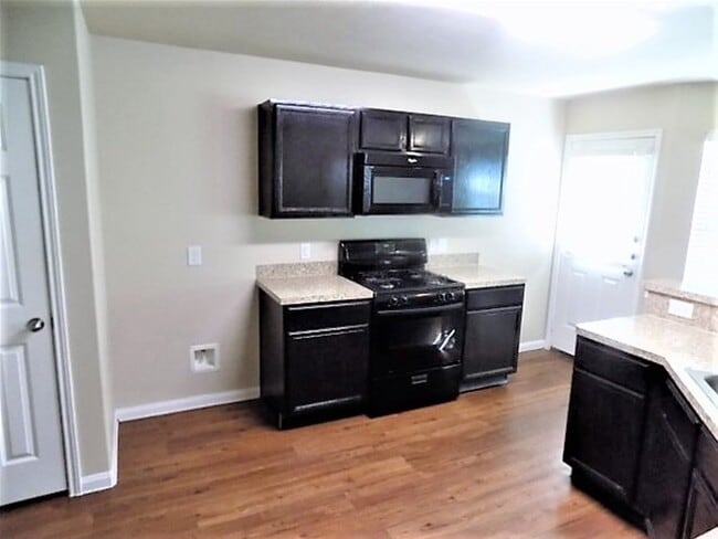 Building Photo - 911 Redcrest Springs Ct