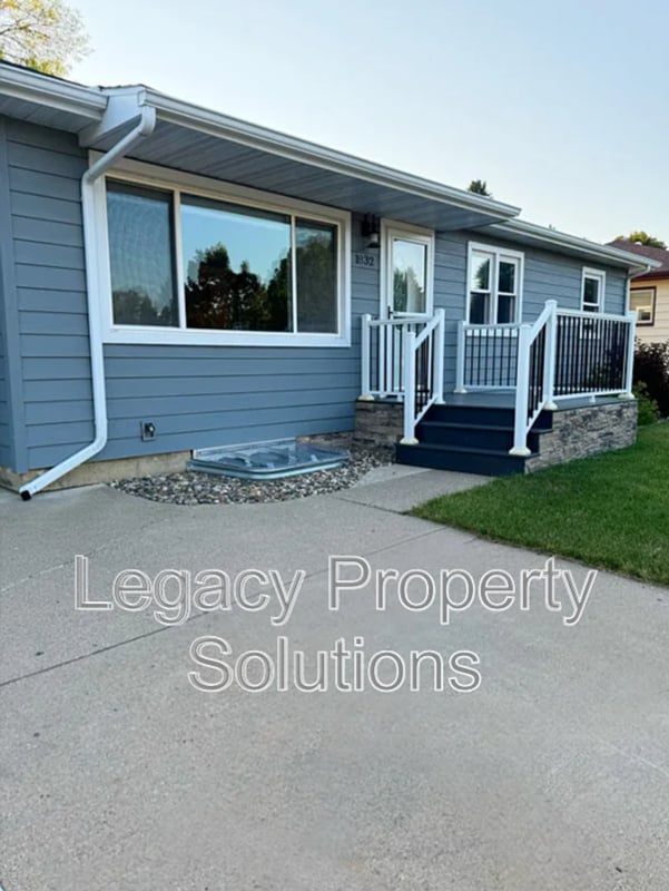 Building Photo - 1832 Assumption Dr