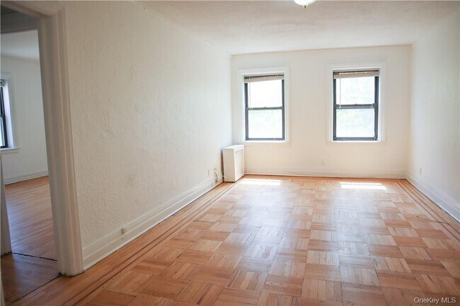 Foto del edificio - 42 Barker Ave