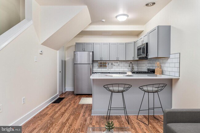 Foto del edificio - 417 FAIRMOUNT Ave
