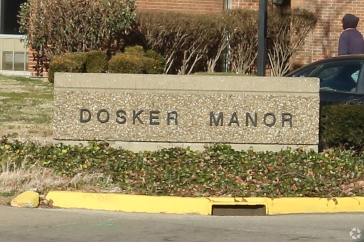 Building Photo - Dosker Manor