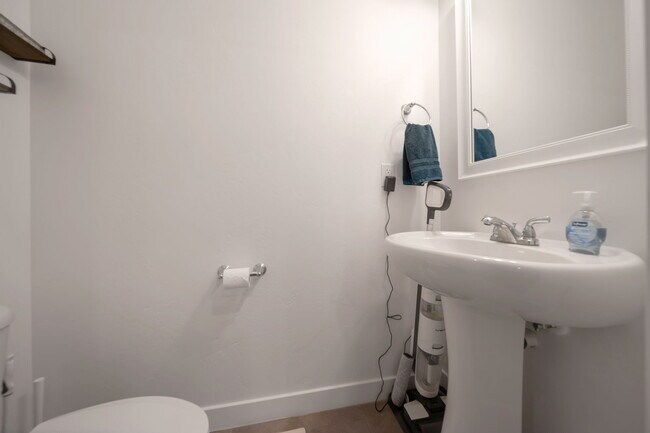Foto del edificio - 5659 Coastal Ridge Ln