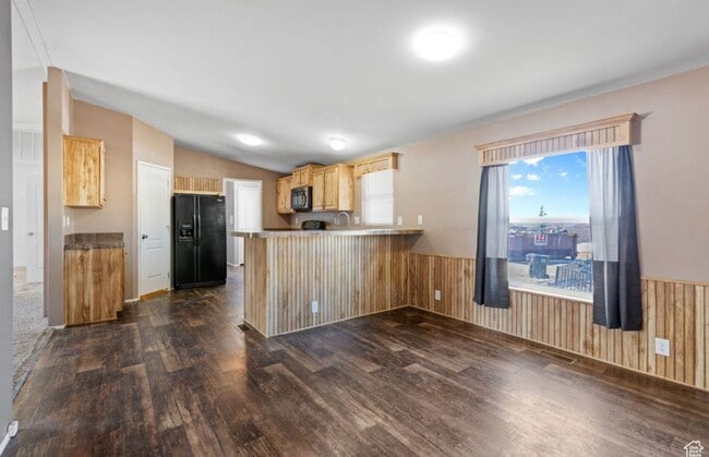 Building Photo - Kamas 3 Bedroom Home Available Now