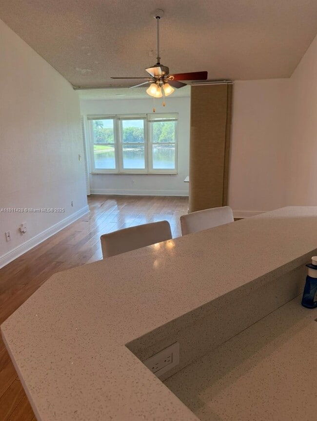 Building Photo - 12510 Vista Isles Dr