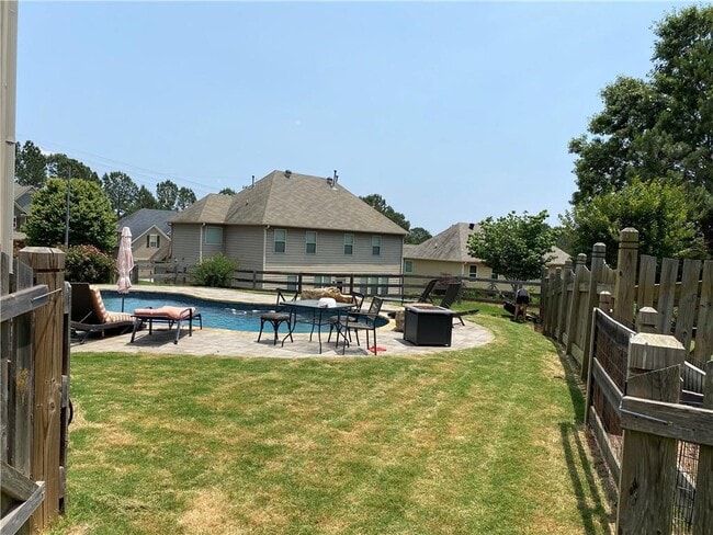 Building Photo - 438 Fieldstone Ln
