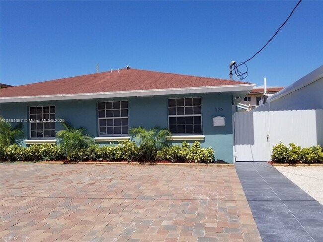 Building Photo - 4 br, 2 bath House - 227 SW 21st Ct