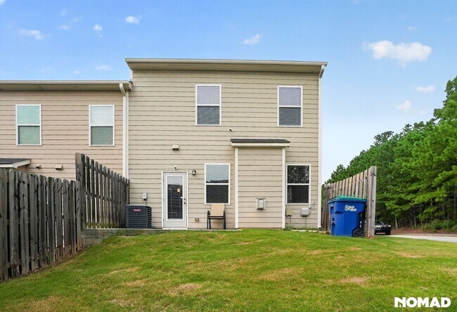 Building Photo - 2560 Centennial Pl