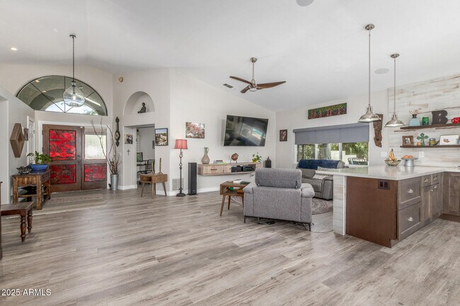 Building Photo - 15759 E Echo Hill Dr