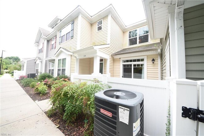 Building Photo - 118 Fishers Ct
