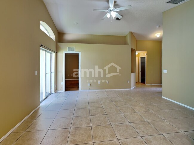 Foto del edificio - 11118 Pinewood Cove Ln