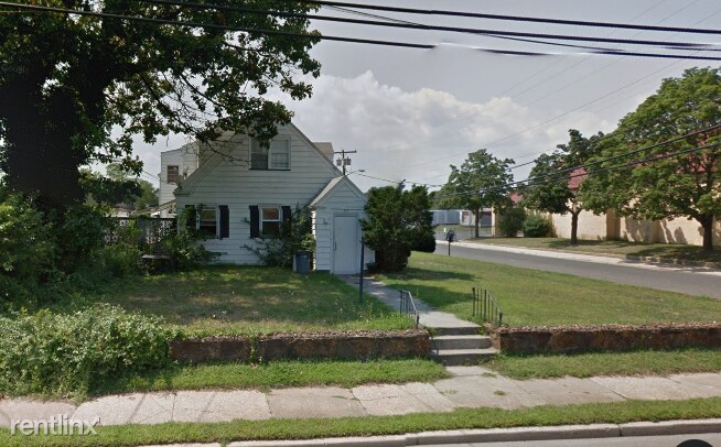 Foto principal - 327 Carr Ave