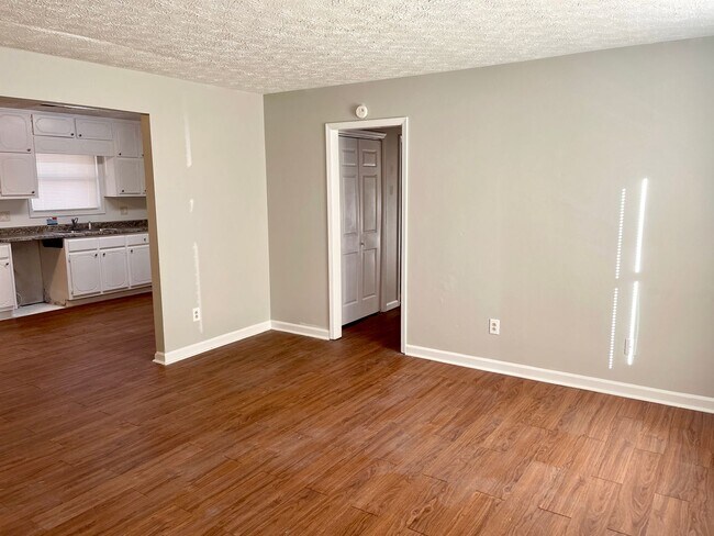 Foto del edificio - Welcome to this charming home located in S...