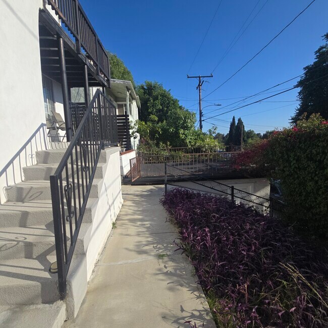 Foto del edificio - 1272 Van Pelt Ave