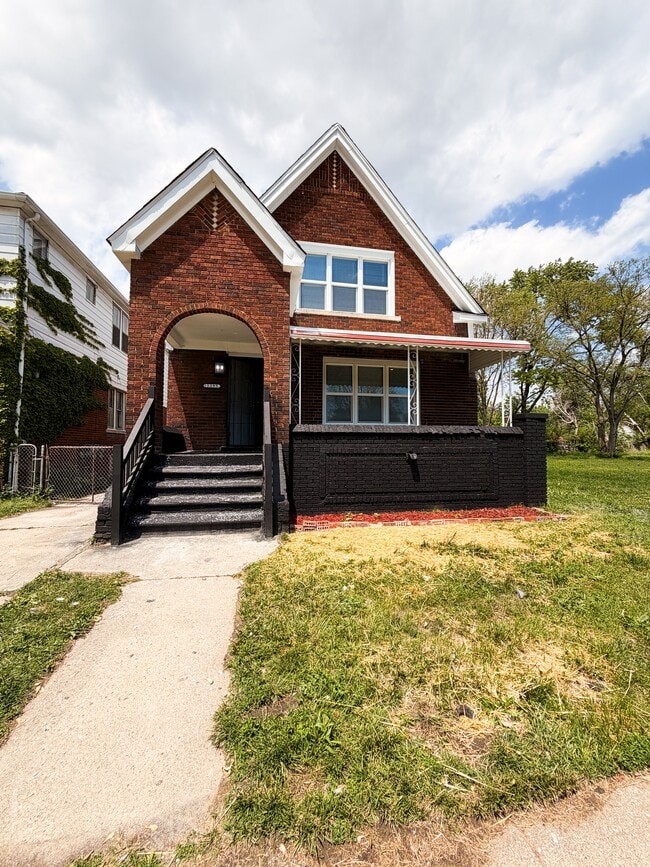 Building Photo - 13395 Maiden St