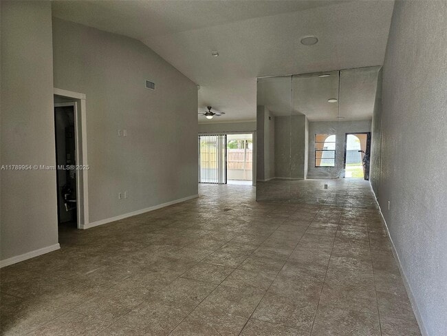 Foto del edificio - 6455 SW 135th Ave