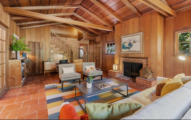 Foto del edificio - 700 Coventry Rd