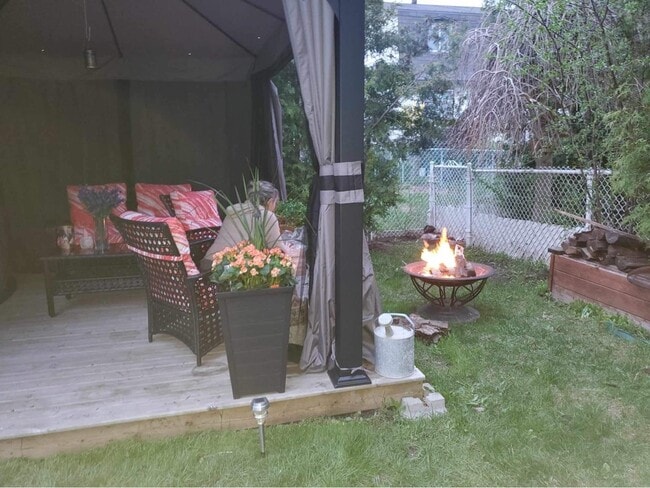 Photo du bâtiment - 758 Av 77E