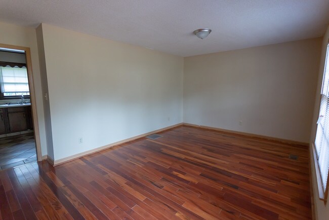 Building Photo - The Tierra Pines