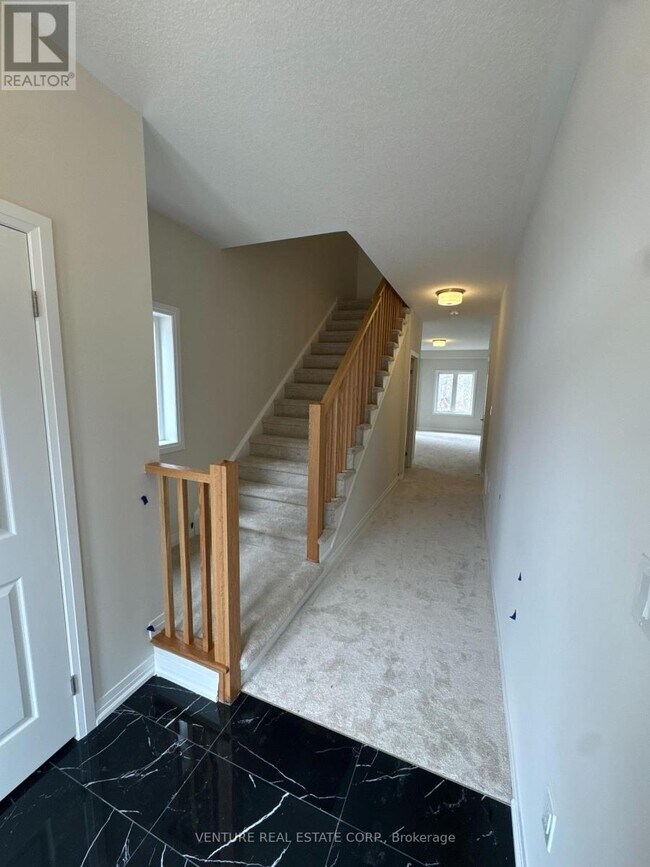 Building Photo - 660 Colborne St W