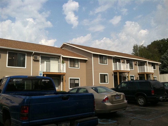 Building Photo - 30 Medallion Cir