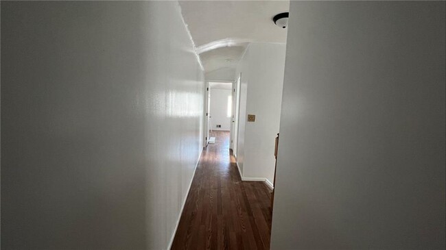 Foto del edificio - 367 Willowbrook Rd