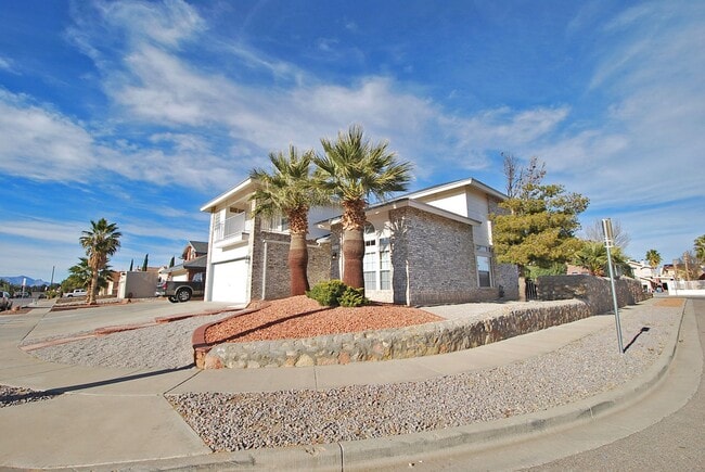 Building Photo - Charming 2 Story Brick Home on Corner Lot ...