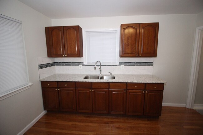 Foto del edificio - 19535 E 14 Mile Rd