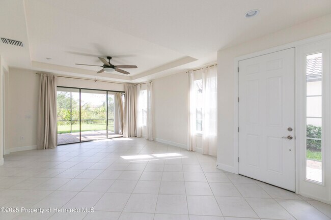 Building Photo - 3242 Francoa Dr