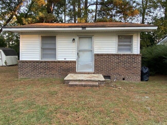Building Photo - 4954 Robin St