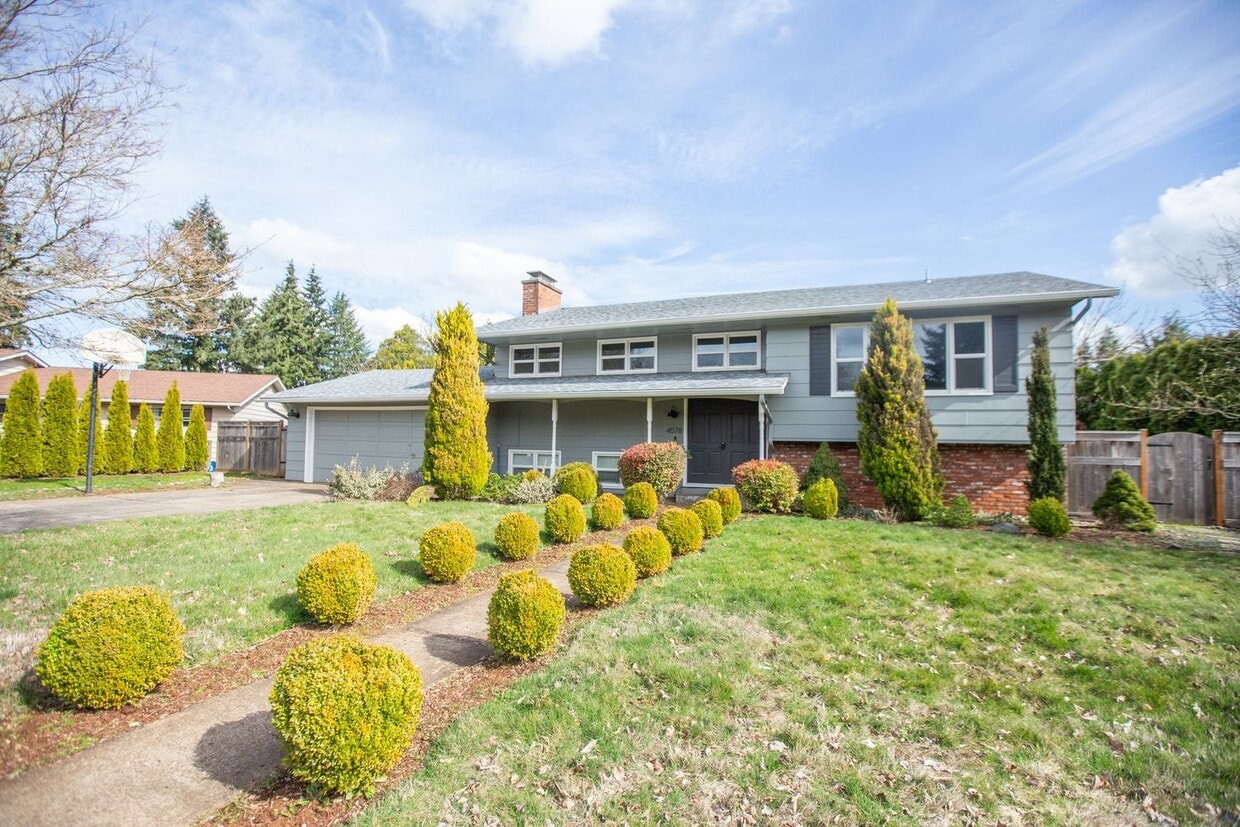Primary Photo - South Salem 4 Bedroom 2 Bath Home Availabl...