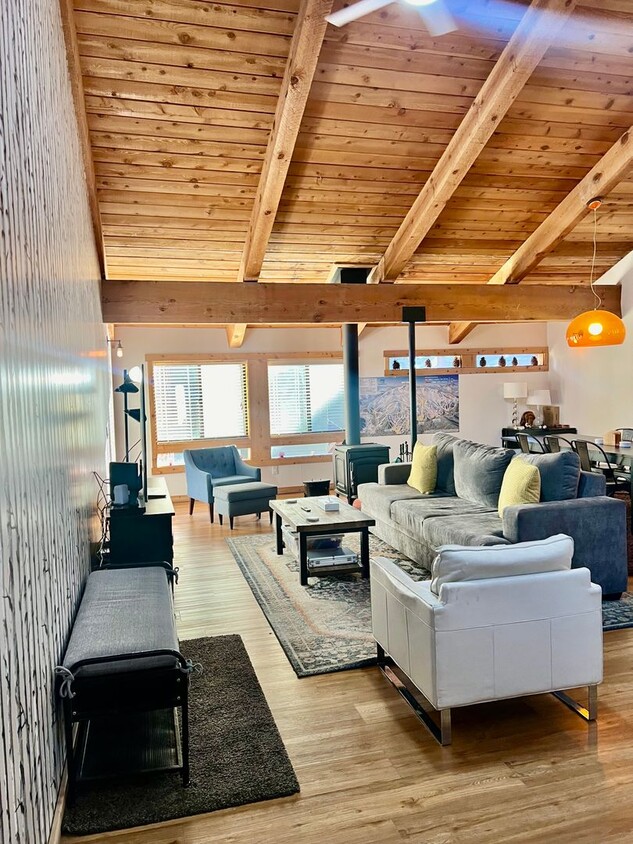 Foto principal - Mountain Escape in Mammoth Lakes – 2 Bed +...