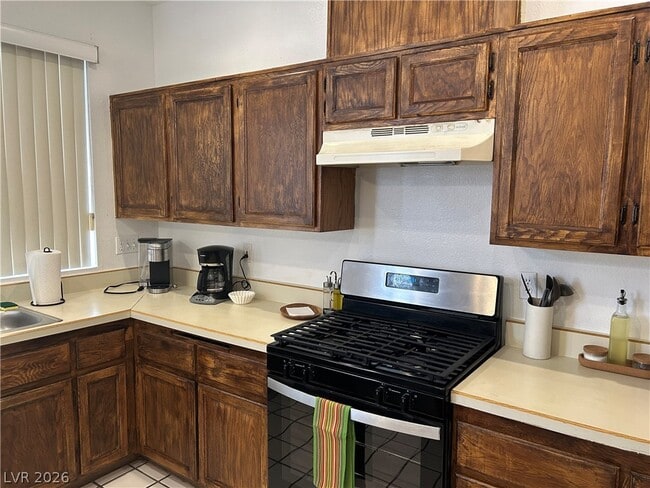 Foto del edificio - 6672 Golden Pond Cir