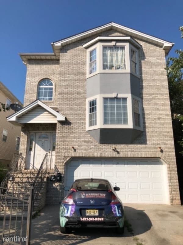 186 Emmet St, Newark, NJ 07114 Condo for Rent in Newark, NJ