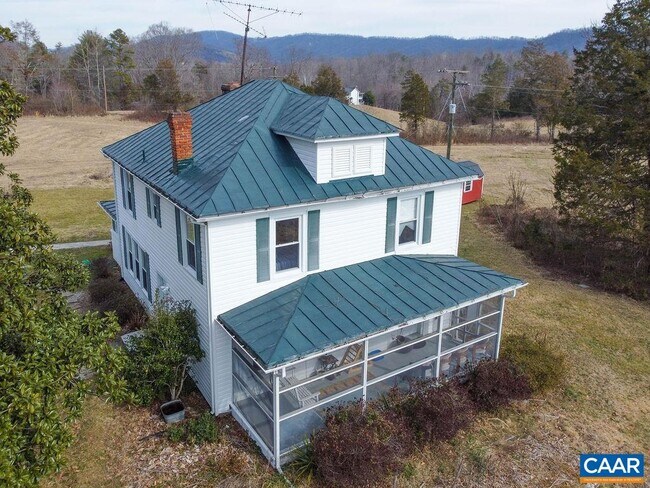 Building Photo - 437 Roseland Rd