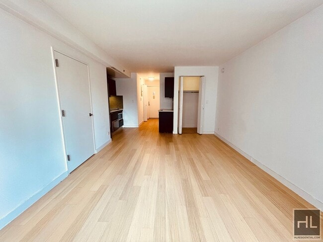 Foto del edificio - East 39th Street--No Broker Fee