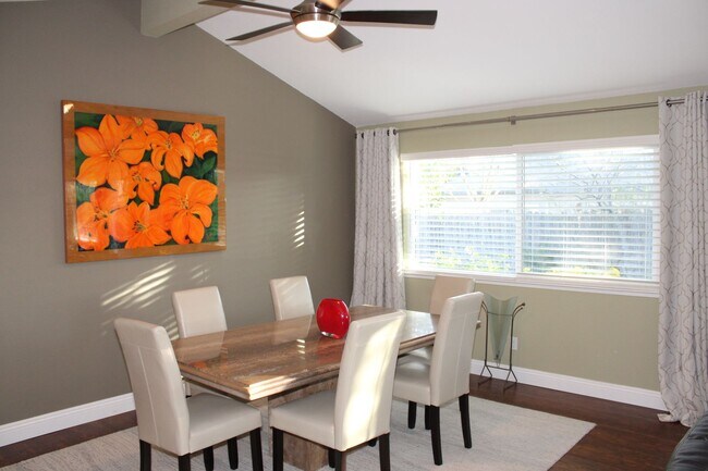 Foto del edificio - 9259 Medallion Way