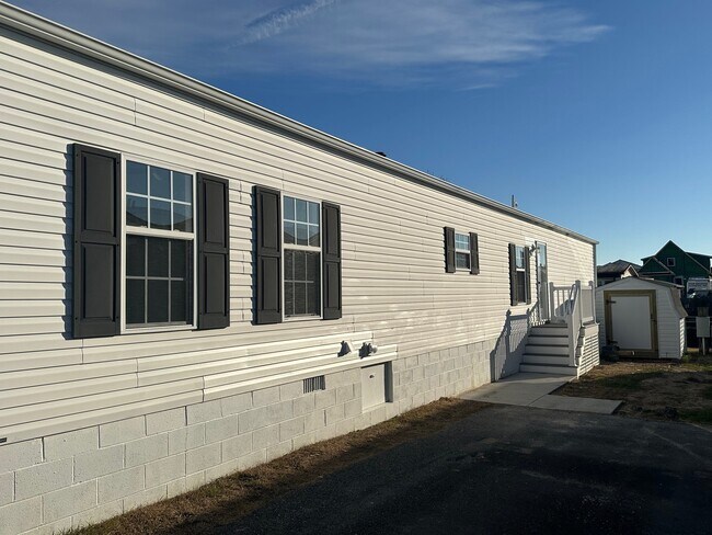 Foto del edificio - 37018 Laws Point Rd
