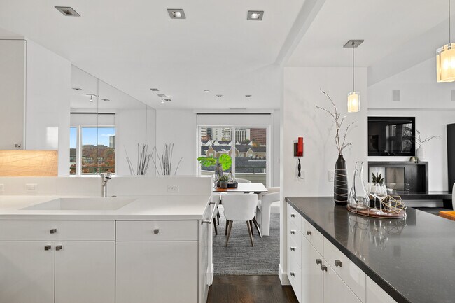Foto del edificio - 305 SW Montgomery St