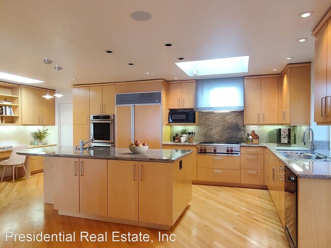 Building Photo - 4 br, 2.5 bath House - 19354 Titus Court