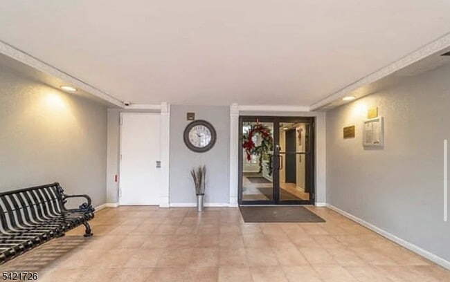 Building Photo - 310 Lookout Ave