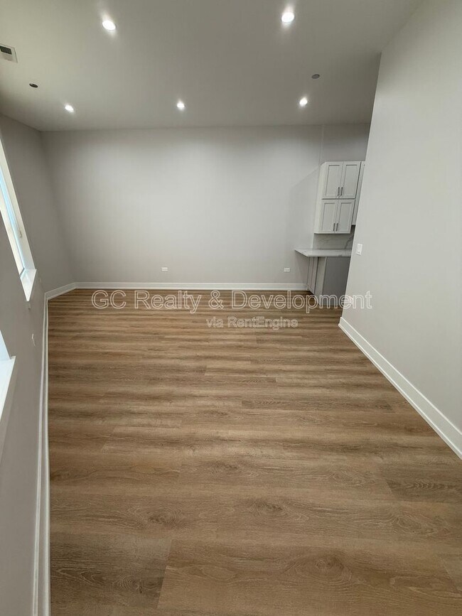Foto del edificio - 5071 N Northwest Hwy