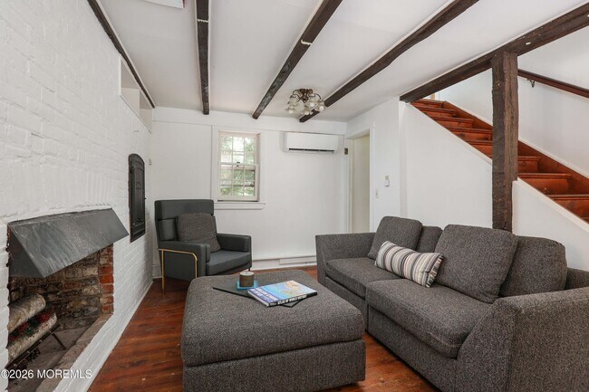 Foto del edificio - 89 Middletown Rd