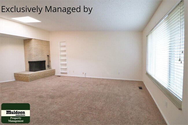 Building Photo - Very Nice Three Bedroom Home with Garage Included! in the Broadmoor Area!