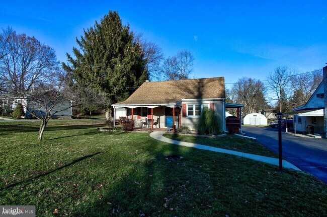 Building Photo - 3 br, 1 bath House - 1905 Barton Dr