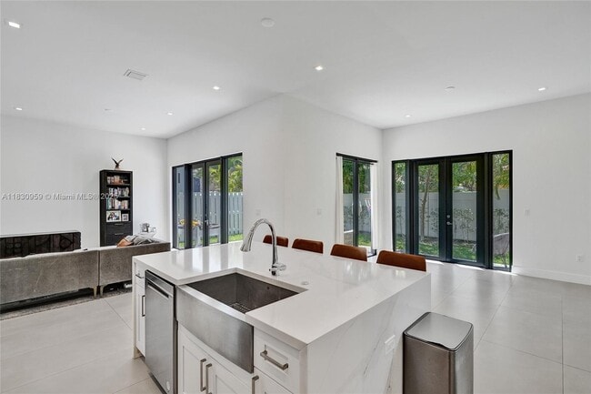 Building Photo - 7759 SW 99th St