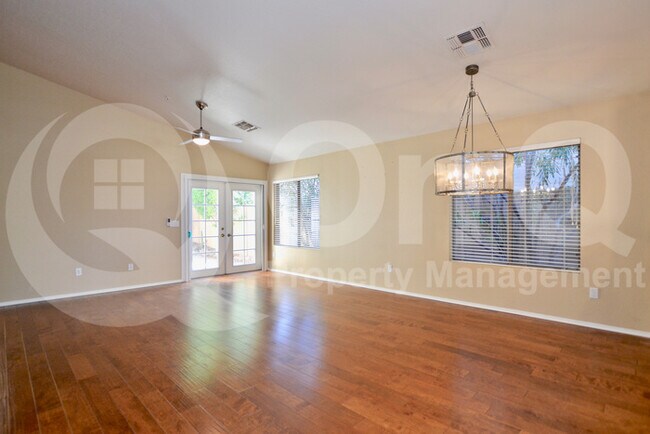 Building Photo - Single story home in Scottsdale!