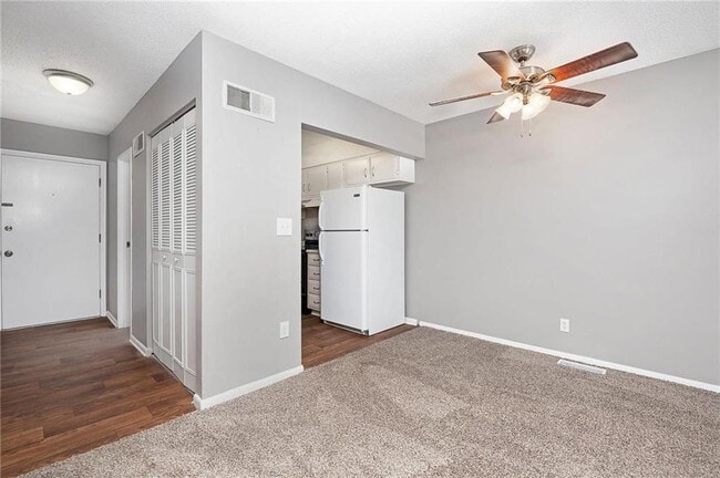 Building Photo - 6926 NW Chapel Woods Ln