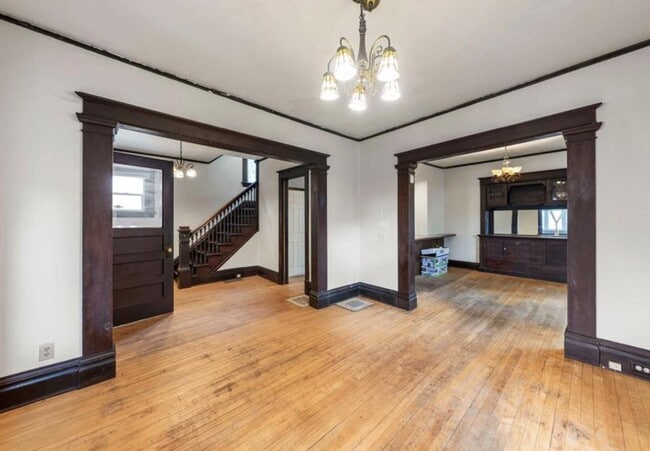 Foto del edificio - 311 E 31st St