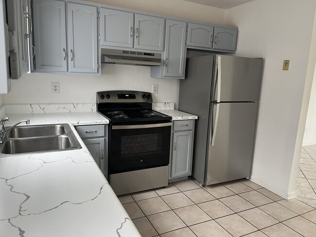 Building Photo - 201 James Asbury Dr NW