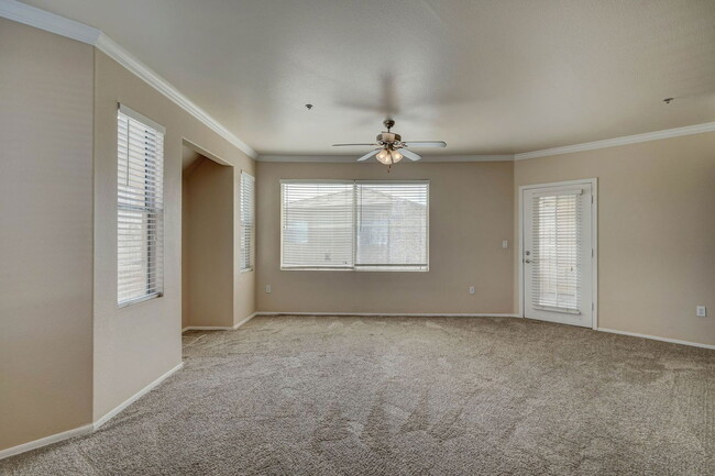 Foto del edificio - 2134 E Broadway Rd